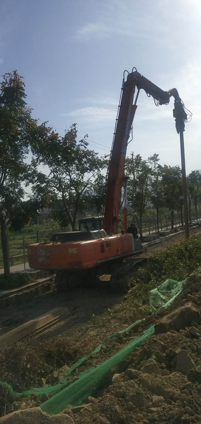 日立360樁機(jī)(2)